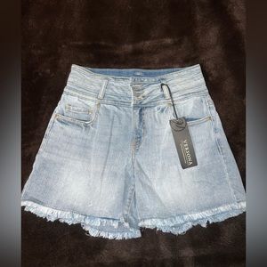 Versona shorts